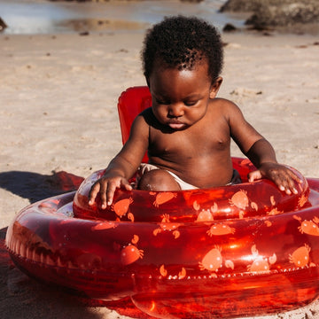 Baby in zwemveiligheid