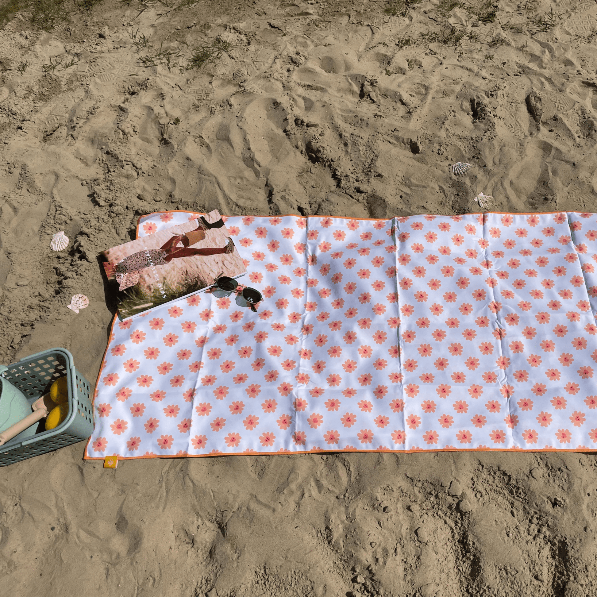 swim-essentials-beach-towel-microfiber-floral-love-wholesale-3