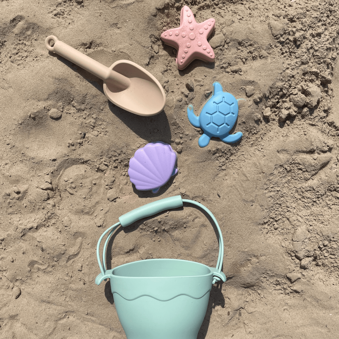 swim-essentials-beach-toys-pastel-beach-wholesale-2