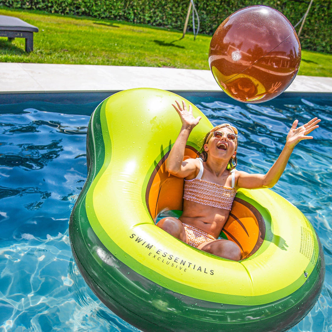 swim-essentials-inflatable-avocado-including-beach-bal-wholesale-2