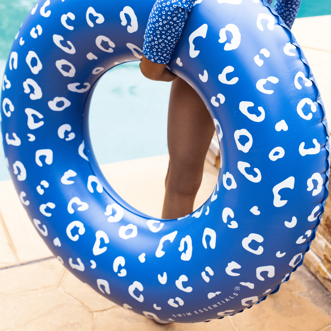 swim-essentials-swim-ring-90-cm-blue-leopard-wholesale-2