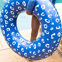 swim-essentials-swim-ring-90-cm-blue-leopard-wholesale-2