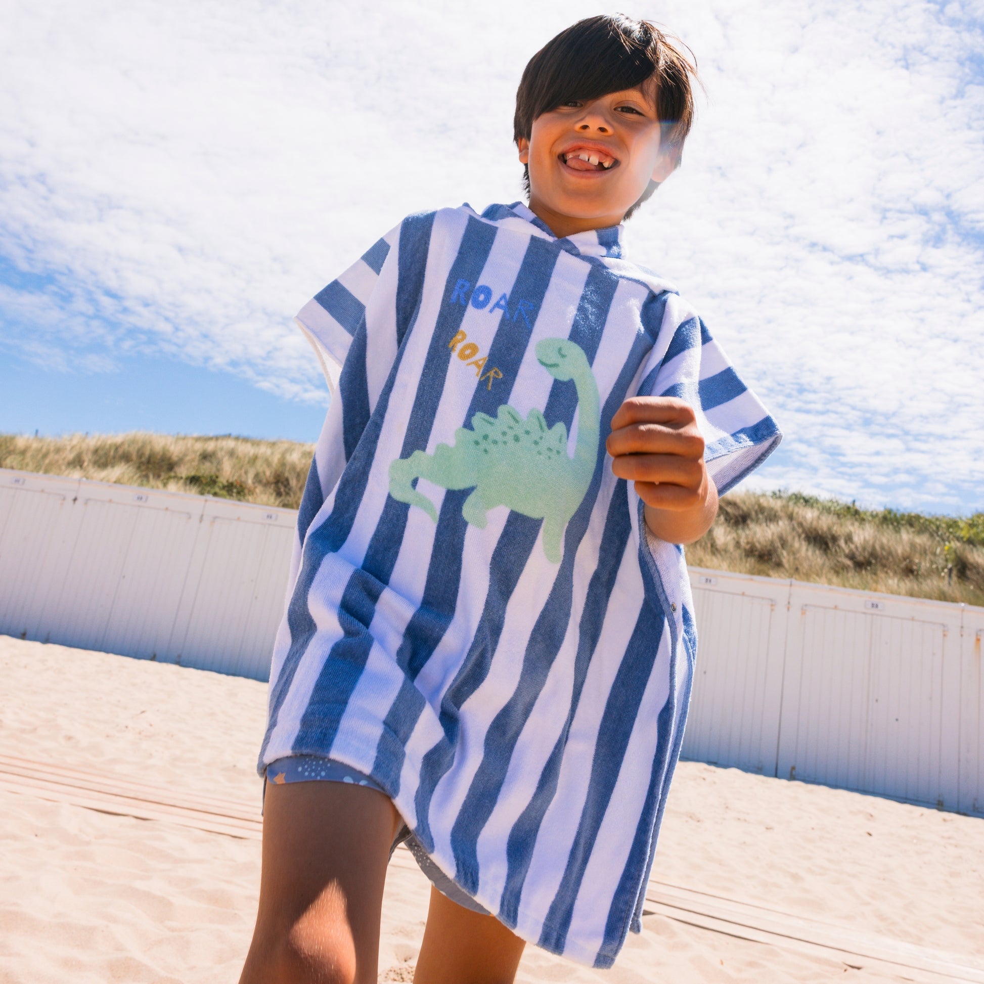 Poncho-dino-swim-essentials-6
