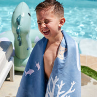 Microfiber-Towel-Coral-Bliss-Blue-135x65cm-swim-essentials-7
