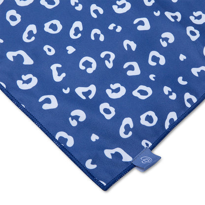 SE Microvezel Handdoek Blauw Panterprint 135 x 65 cm