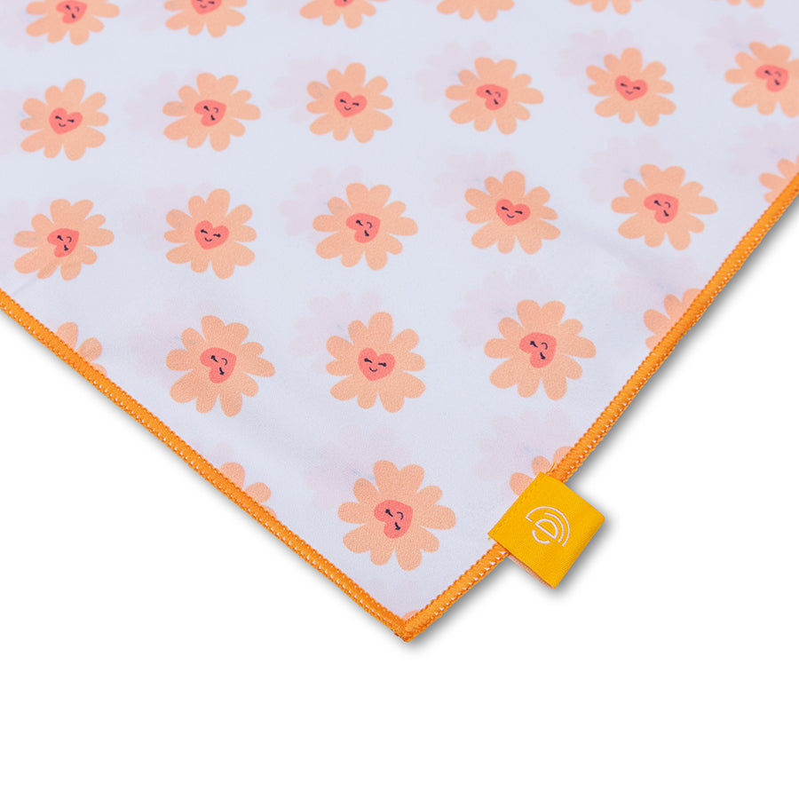 SE Microvezel Handdoek Flower Hearts 135 x 65 cm