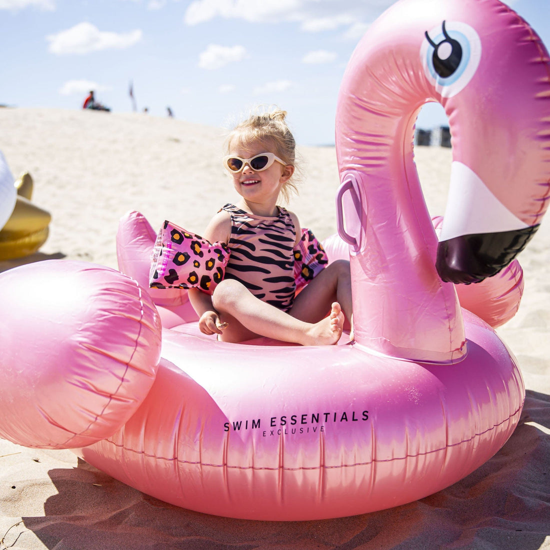 swim-essentials-rose-gold-inflatable-flamingo-wholesale-2
