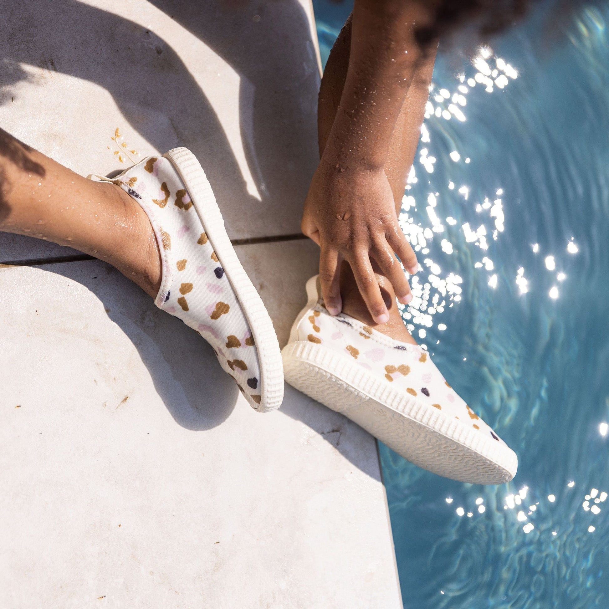 swim-essentials-watershoes-kaki-leopard-wholesale-3