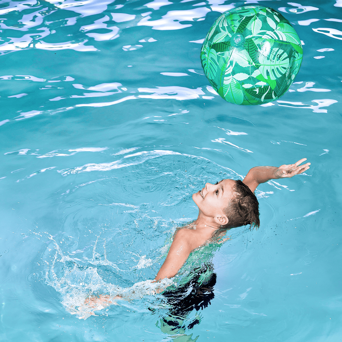 swim-essentials-beach-ball-51-cm-tropical-dream-green-leaves-wholesale-2